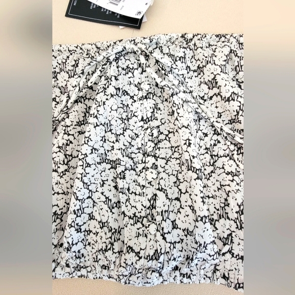 Bae Bae Tube Top, Volcom Brand, juniors size xsmall, black & white, NWT - Picture 2 of 3